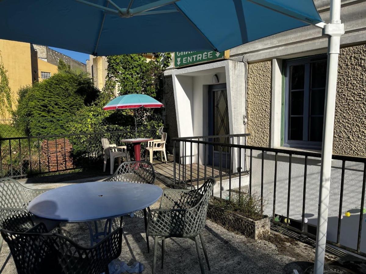 Charmant 2 Pieces Avec Terrasse Proche Centre Ville - Parking Gratuit A Proximite Lourdes Exterior foto